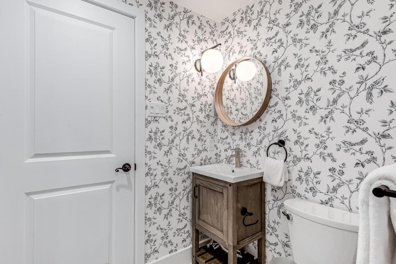 North House - Beautiful Vieux 2 Bedroom Apt Квебек Экстерьер фото