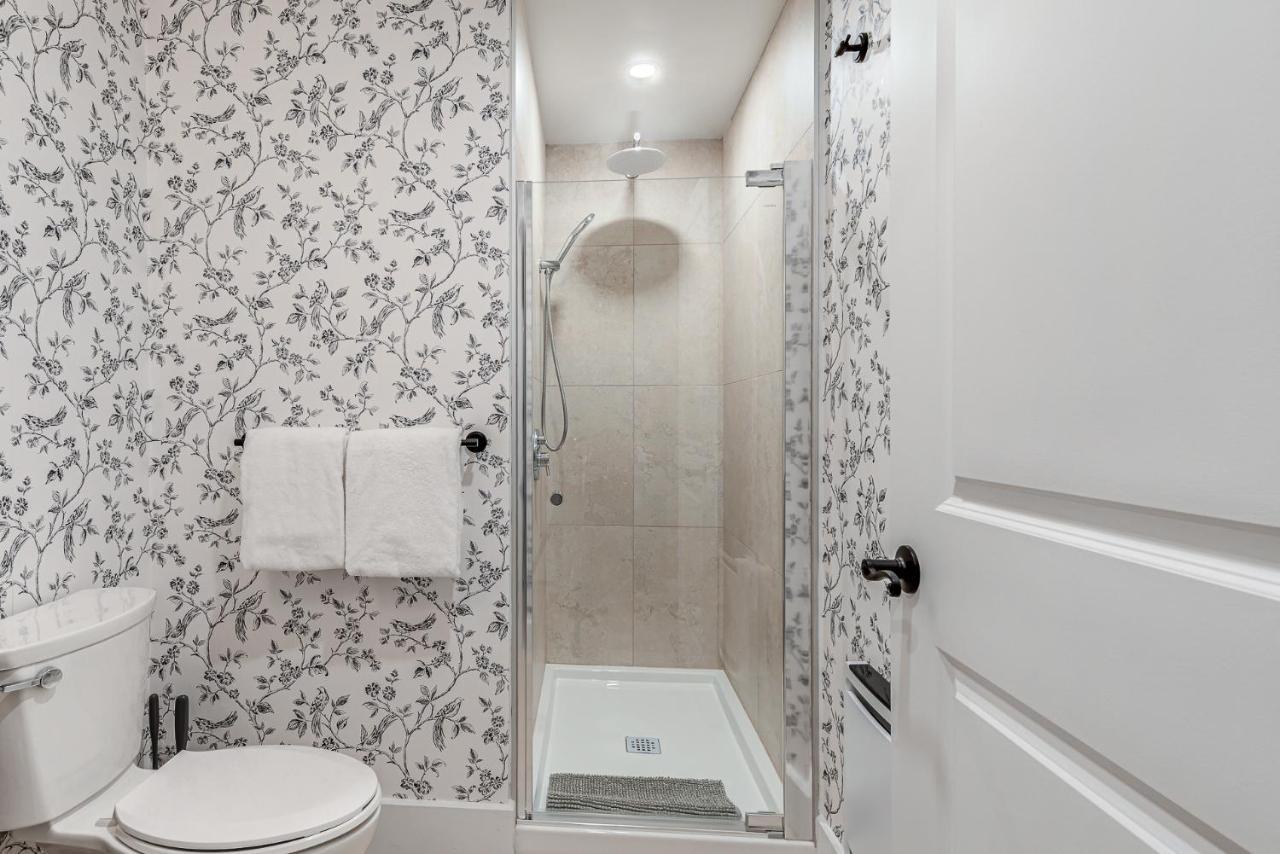 North House - Beautiful Vieux 2 Bedroom Apt Квебек Экстерьер фото